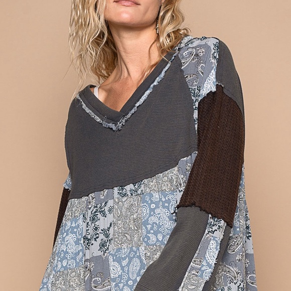 POL Soft Swingy V neck Boho Overlay Top - Picture 2 of 4